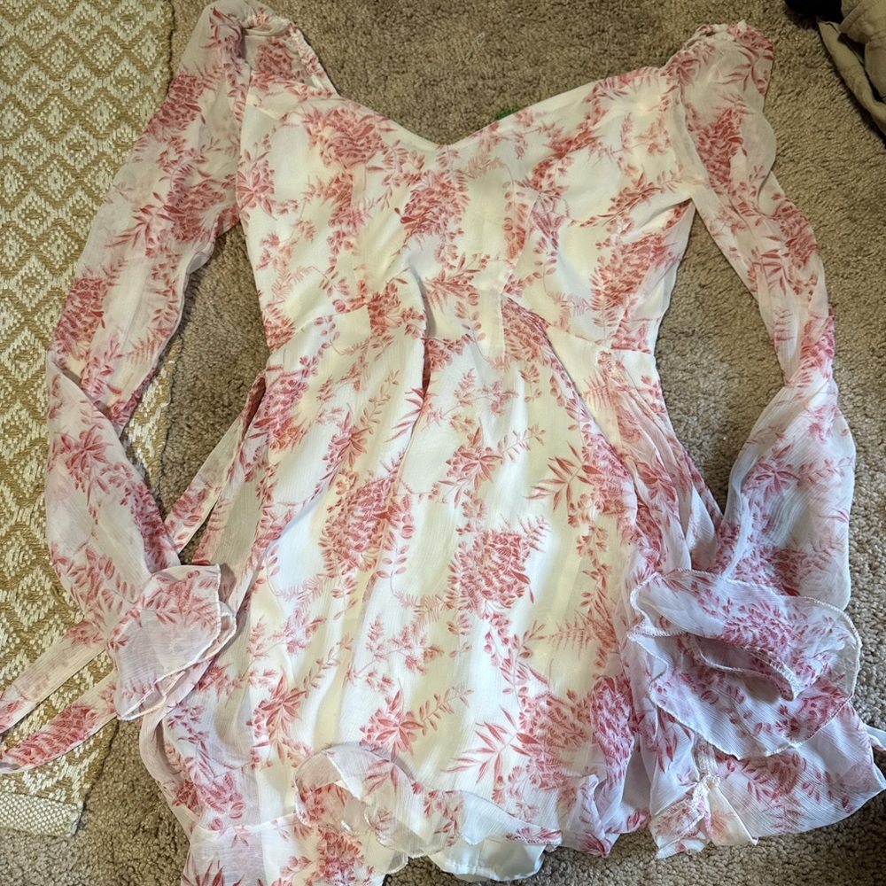 Medium women’s pink and white floral dress